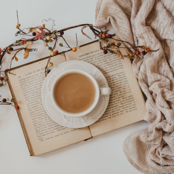 Fall Reading List: 15 Amazing Cozy Reads For This Autumn